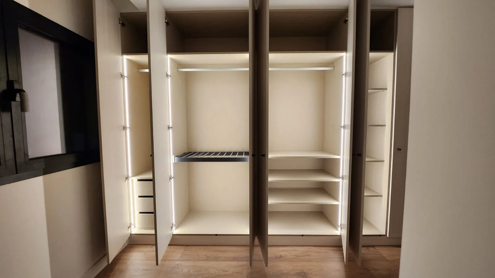 Projeto realizado — Roupeiros